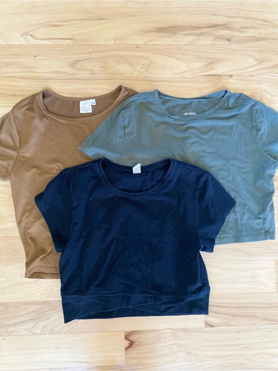 wild fable Tops - Cropped T-Shirts Lot of 3 Shirts Medium Cropped Tees Wild Fable Powerchill